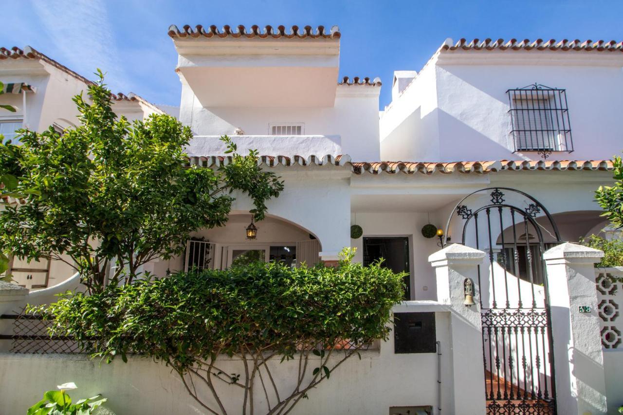 A Cozy And Elegant Townhouse Across The Beach Torre de Benagalbon Luaran gambar