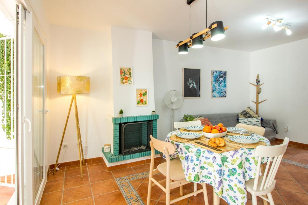A Cozy And Elegant Townhouse Across The Beach Torre de Benagalbon Luaran gambar