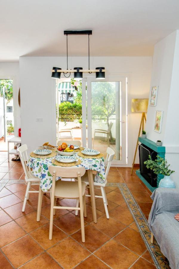 A Cozy And Elegant Townhouse Across The Beach Torre de Benagalbon Luaran gambar