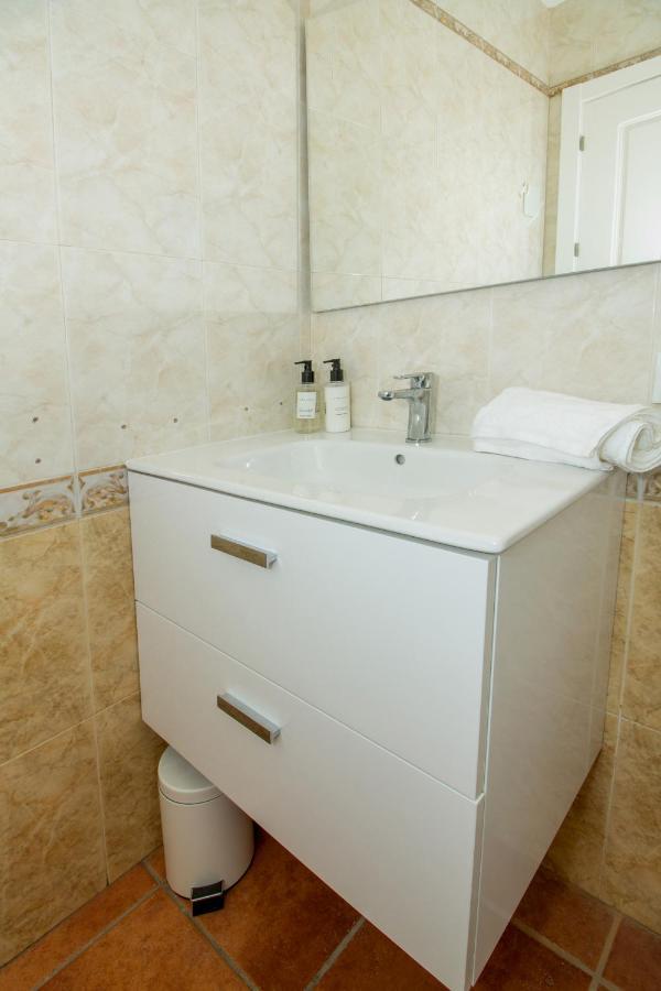 A Cozy And Elegant Townhouse Across The Beach Torre de Benagalbon Luaran gambar
