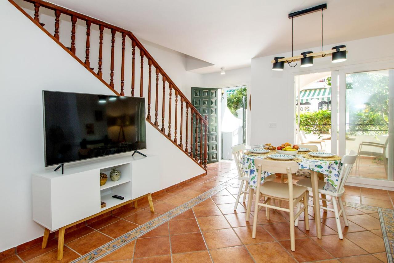 A Cozy And Elegant Townhouse Across The Beach Torre de Benagalbon Luaran gambar